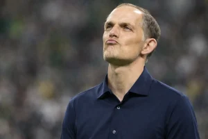 Anglia vitatott döntést hoz Thomas Tuchel ügyében a heves kritikák ellenére