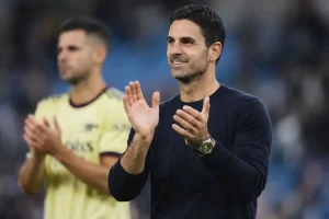 Arteta a Premier League új Sir Alex Fergusona — Carragher méltatja az Arsenal vezetőjét