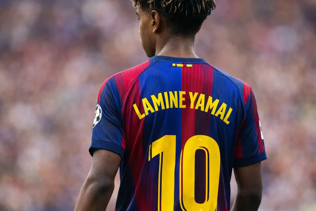 Ballon d'Or-esélyes Lamine Yamal elismerést kapott a spanyol médiától a Feyenoord elleni domináns játékáért