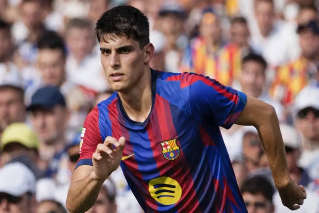 Barcelona jelentős döntést hozott Gerard Martin szerződéséről