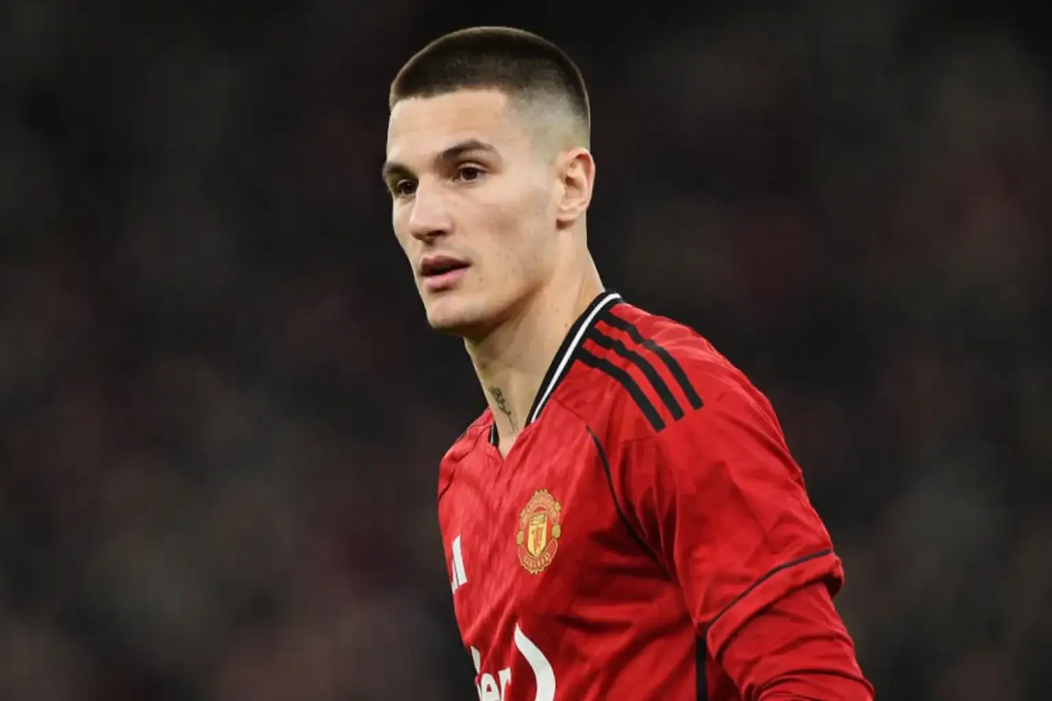 Benjamin Sesko sérülése – Mikor tér vissza a Manchester United támadója?
