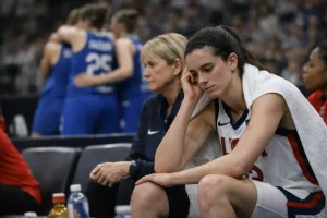 Caitlin Clark dobóteljesítményének nehézségei a FIBA Világbajnokságon