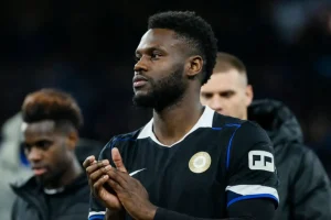 Chelsea átigazolási hírek – Serie A csapatok érdeklődnek Benoit Badiashile iránt