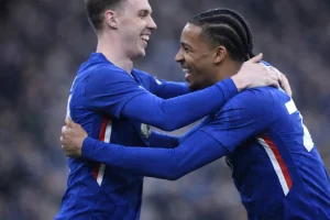 Chelsea átigazolási hírek – Xabi Alonso csapata kulcsjátékosát jutalmazza új szerződéssel