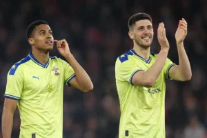 Crystal Palace és Fulham is versenyez a Leeds Uniteddel az északír középpályásért