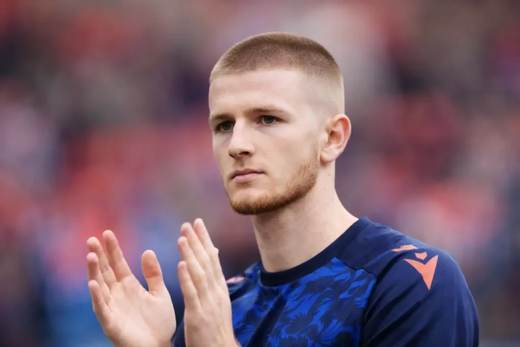 Crystal Palace – Rayo Vallecano kezdőcsapatok és kulcsfontosságú Wharton, Richards döntések a Conference League-döntő előtt