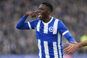 Danny Welbeck a Chelseahez igazolt – Tapasztalt támadó Premier League rekordot döntött