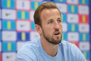 Harry Kane az NFL-be váltásról beszél a Bayern szerződés tárgyalásai közben
