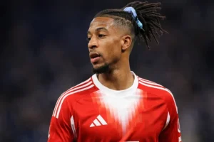 Ígéreteket tenni nehéz – Bayern vezér Olise 2027-es jövőjéről a Real nyomásában