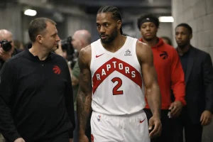 Kawhi Leonard 126 millió dolláros szerződés a Raptorsnál