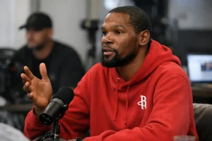 Kevin Durant: LeBron James a 76ers verhetetlen csapatát építi fel