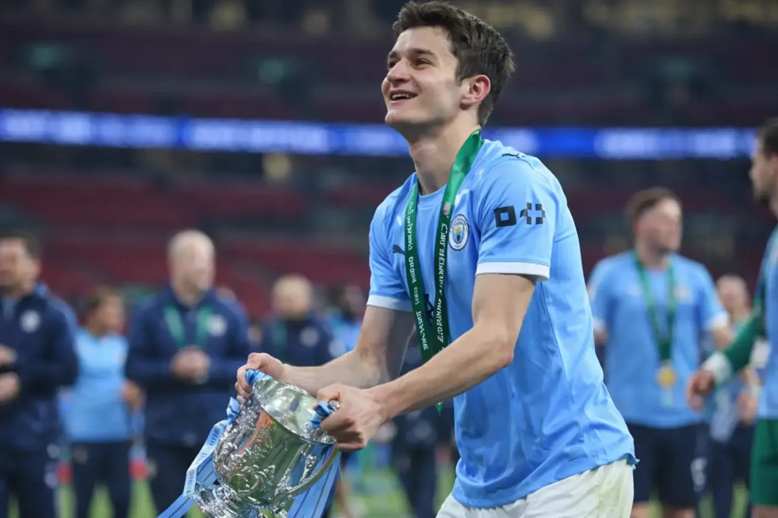 Khusanov szerződés – A Man City vezetője megindokolja a védő hosszú távú megállapodását