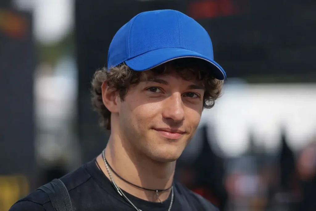 Kimi Antonelli győz a Spanyol Nagydíjon, Lando Norris veszít a VSC-n