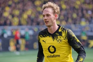 Leeds United átigazolási hírek – Komoly új kihívó Julian Brandtért