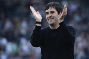 Liverpool átigazolási hírek – Andoni Iraola esélye a 100 millió fontos Yan Diomande alternatívára