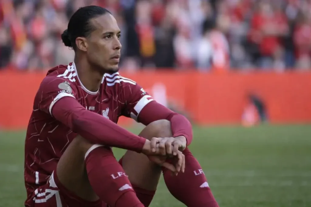 Liverpool átigazolási hírek – Belső tárgyalások Van Dijk jövőjéről