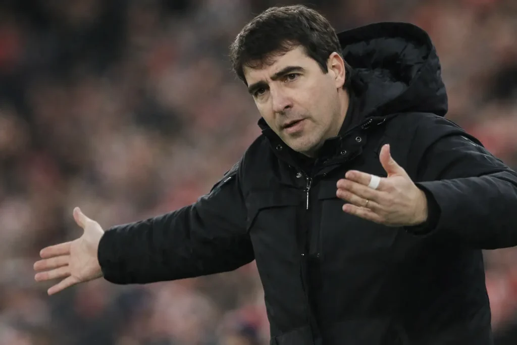 Liverpool átigazolási hírek – Iraola 34 milliós távozási dilemmája a nyári elutasítás után