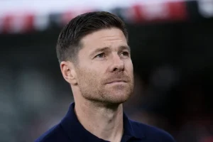 Liverpool átigazolási hírek – súlyos időzítési hiba Xabi Alonso ügyében?
