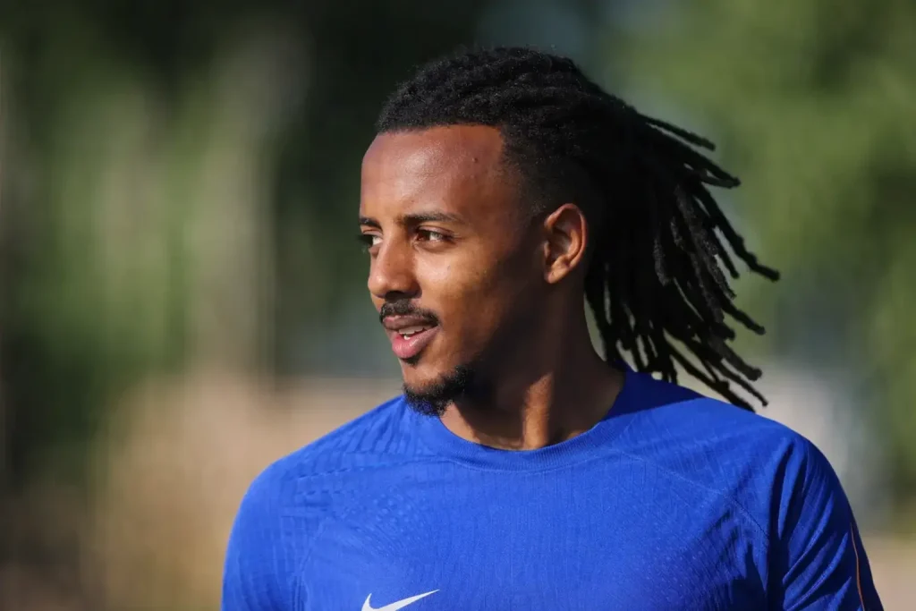 Man United átigazolási hírek – Jules Kounde a Barcelona bérproblémái miatt távozhat
