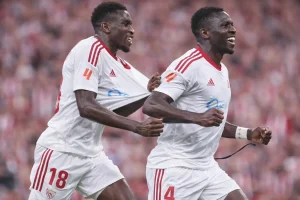 Man Utd átigazolási hírek – kedvező árú Sevilla középpályás Carrick ajánlatában