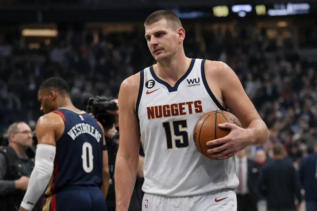 Nikola Jokic a Nuggetsből közelít az örökös tripla-dupla rekordhoz