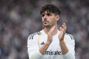 Raul Asencio maradni akar a Real Madridnál – Mourinho véget vetett karrierjének?