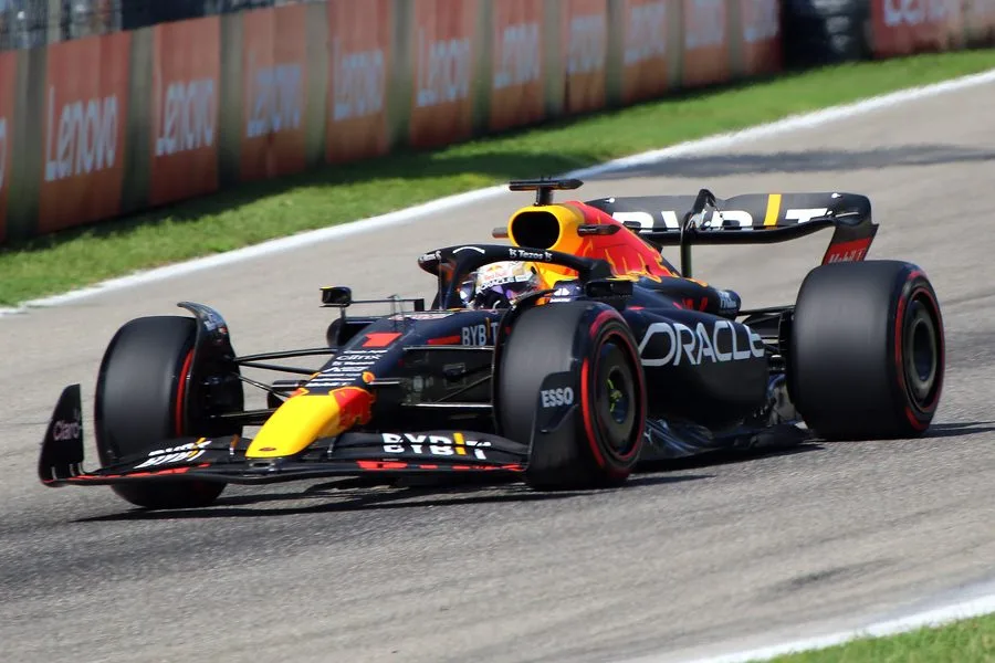 Red Bull döntő megbeszélése Sergio Perez