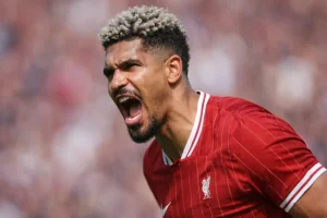 Ronald Araujo liverpooli mezszáma és debütálásának időpontja a kölcsönadás után