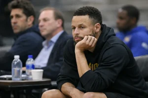 Stephen Curry ritka döntést fontolgat a Warriors szerződéshosszabbításakor